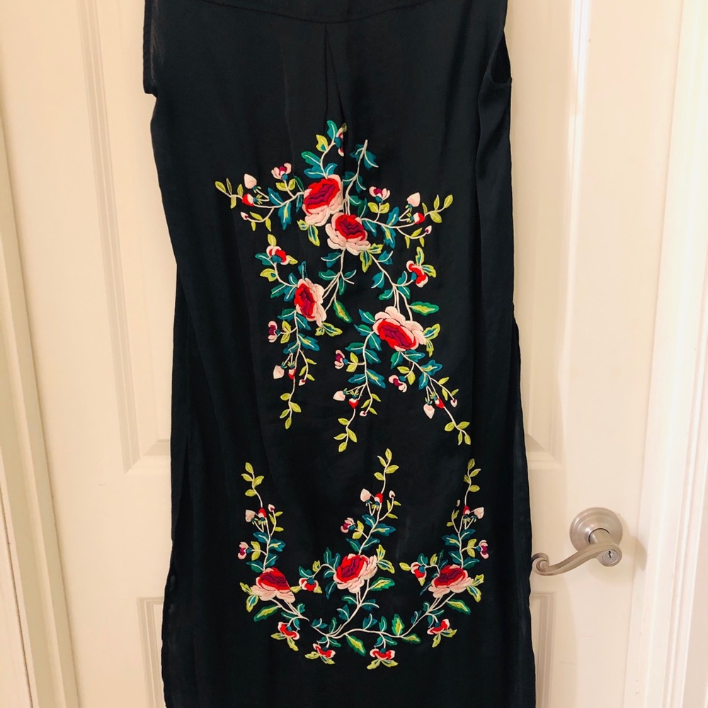 Stunning brand new Zara tunic , embroidered back